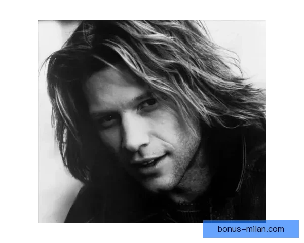 摇滚巨星邦·乔维亮相迈阿密大师赛与萨芬卢布丰塞卡亲切合影交流