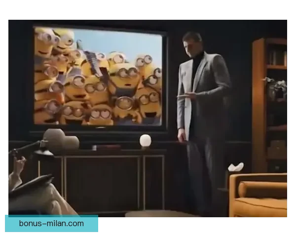 约基奇赛后穿小黄人拖鞋接受采访 曾化身格鲁角色展现幽默风采